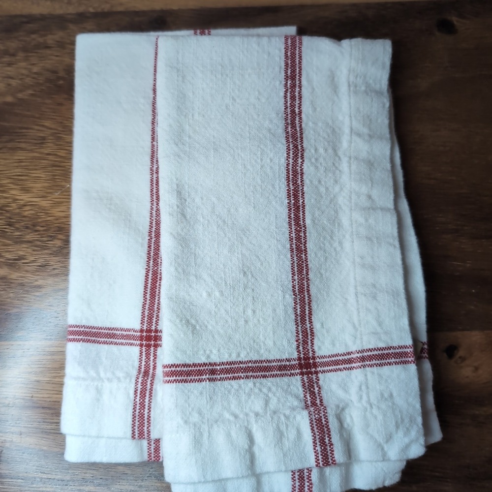 Pottery Barn White Red French Stripe Cotton Dinner Napkins Set of 2 18x18